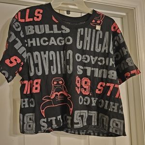 NWT Chicago Bulls Crop-top t-shirt. Size:L